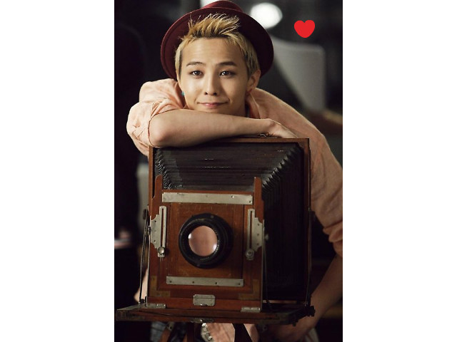 hoa-si-nhi/xem-tranh/225524/g-dragon.html
