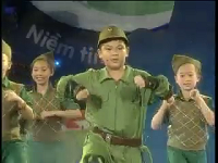 Em làm chú bộ đội