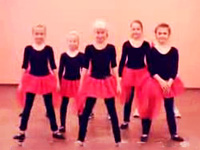 Các bé nhảy "Born this way"