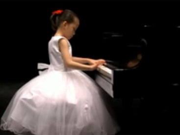 Tiffany Koo - tài năng piano nhí