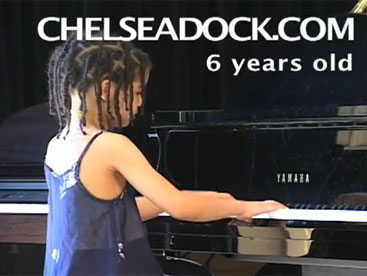 Nhạc công piano nhỏ tuổi
