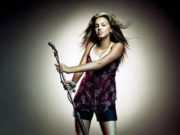 Ca sĩ Tori Kelly