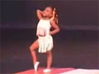 Vận động viên thể dục nhỏ tuổi