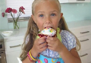 Cùng bé làm cupcake