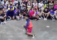 Cậu bé 8 tuổi nhảy breakdance cực đỉnh