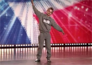 Cậu bé 10 tuổi với bước nhảy điêu luyện