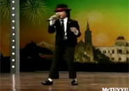 Hoàng Anh nhảy động tác của Michael Jackson